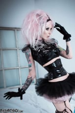 Razor Candi - Gorgeous Pink Candy Goth Babe in Torn Fishnets | Picture (3)