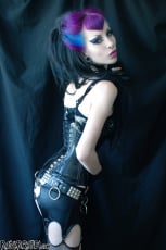 Razor Candi - Gothic Dreamgirl Razor Candi in Black Leather | Picture (1)
