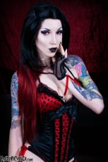 Razor Candi - Gothic Fantasy Razor Candi Opens Her Hot Ass | Picture (2)