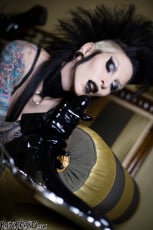 Razor Candi - Kinky Tattooed Deathrock Goth Babe Double Dildos | Picture (4)