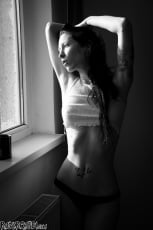 Razor Candi - Beautiful Artistic Nudes with Exquisitely Sexy Razor Candi | Picture (2)