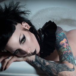 Busty Wet Fetishy Gothic Babe Bubble Bath Time
