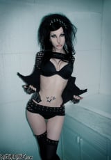 Razor Candi - Corseted Fetish Goth Babe Razor Candi Shows Her Hot Ass | Picture (5)