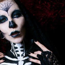 Dia de Los Muertos Style Skeleton Babe