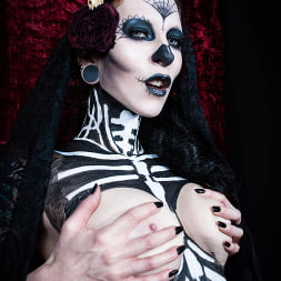 Dia de Los Muertos Style Skeleton Babe