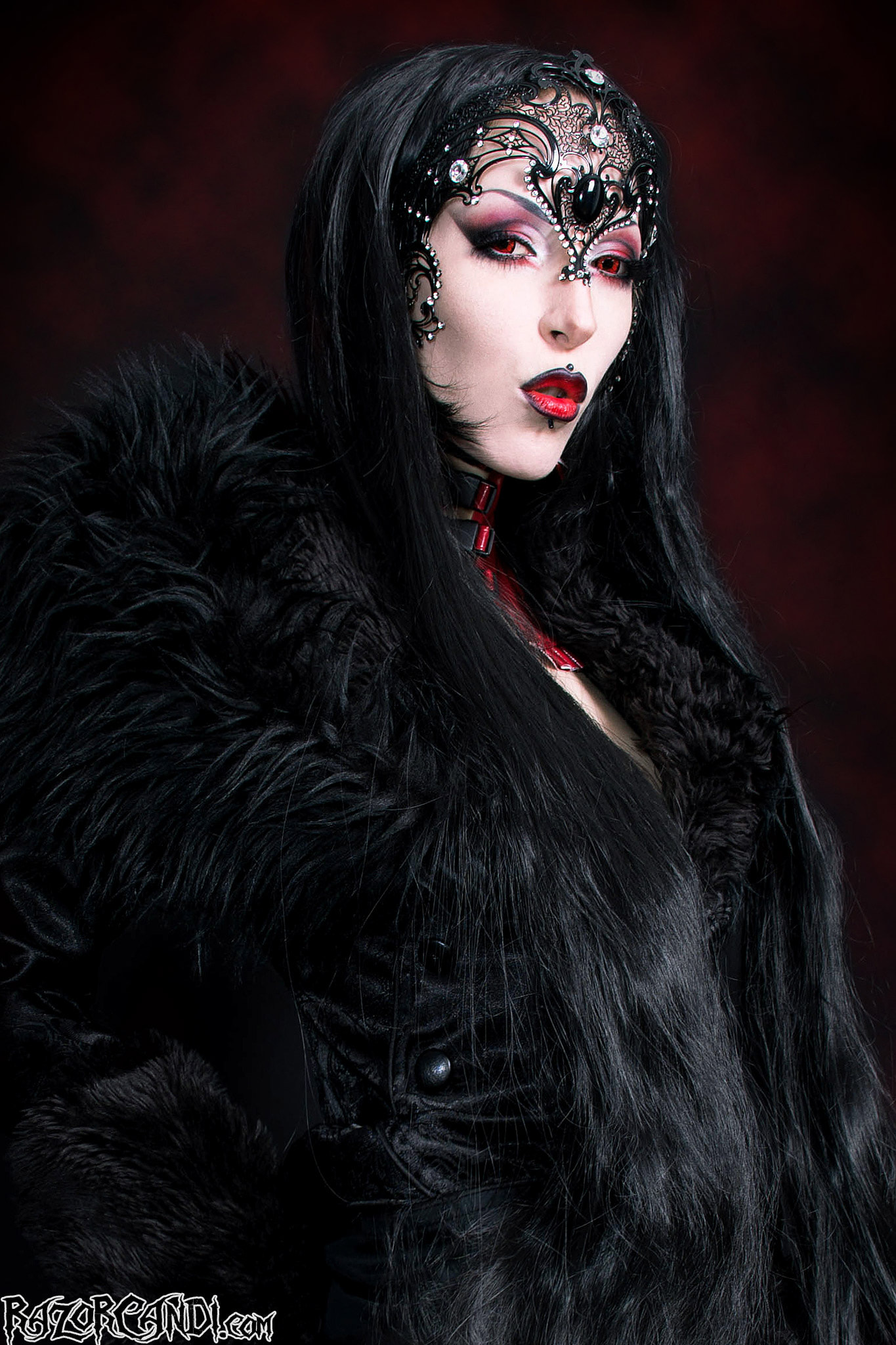 Elegantly Tempting Gothic Vampire Beauty RazorCandi