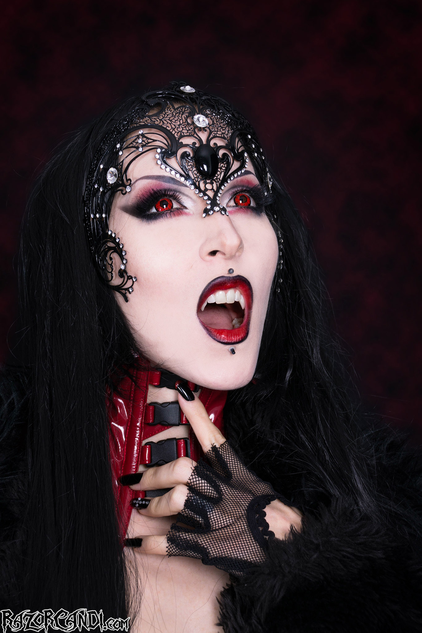 Elegantly Tempting Gothic Vampire Beauty RazorCandi