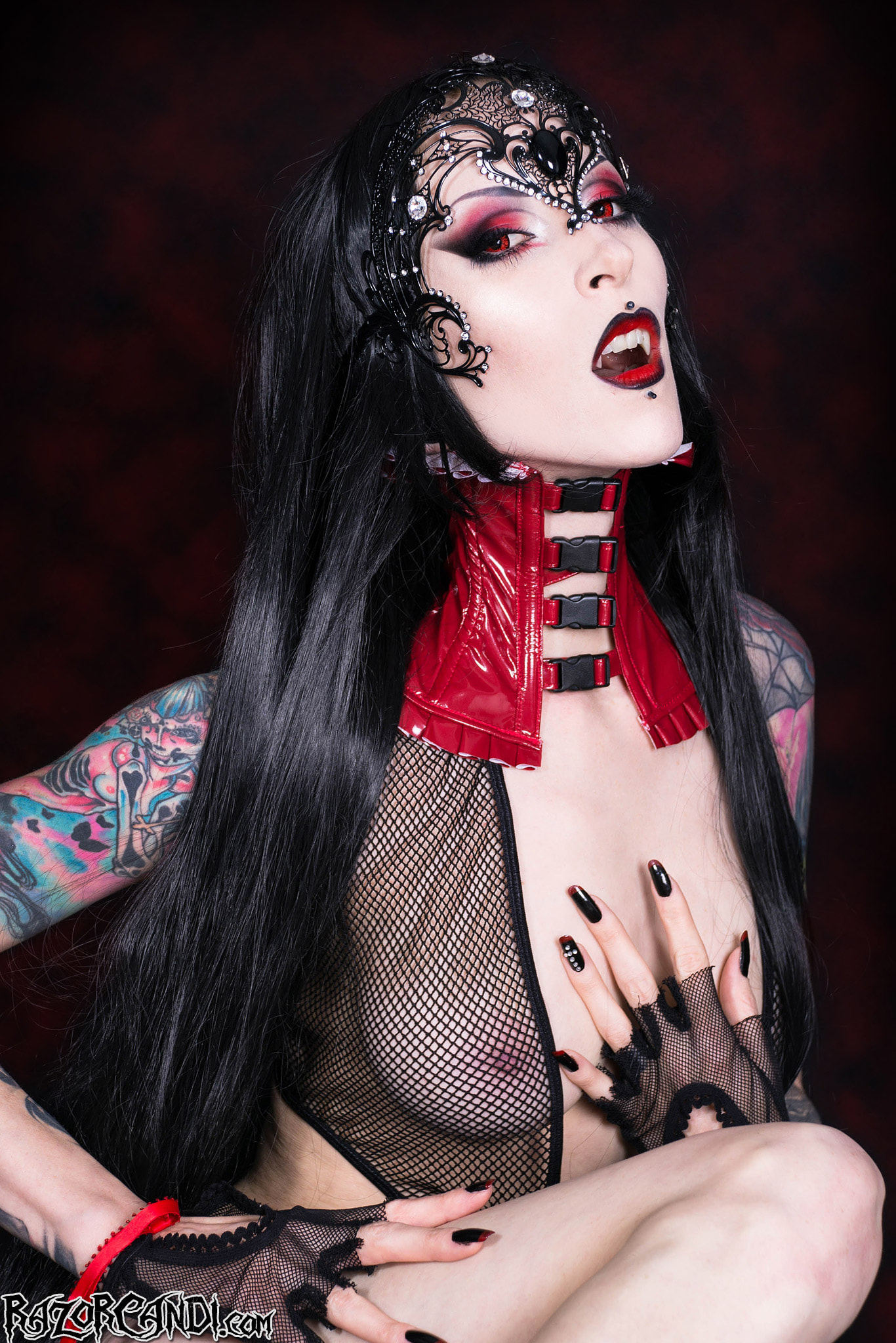 Elegantly Tempting Gothic Vampire Beauty RazorCandi