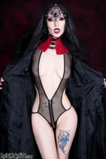 Razor Candi - Elegantly Tempting Gothic Vampire Beauty RazorCandi | Picture (6)