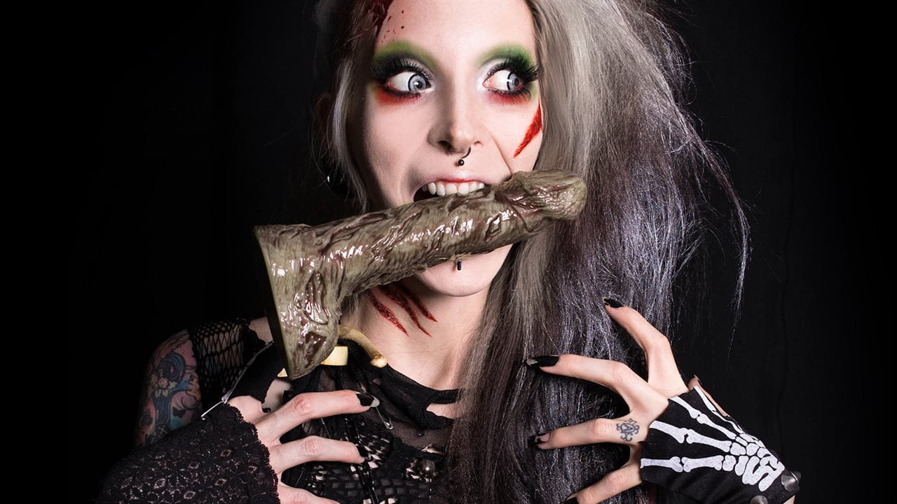 La pinup gótica razorcandi se siente zombificada