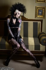 Razor Candi - Kinky Tattooed Deathrock Goth Babe Double Dildos | Picture (2)