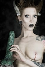 Razor Candi - Tattooed Bride of Frankenstein Cosplay | Picture (12)