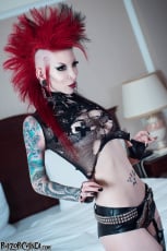 Razor Candi - Tattooed Punk babe with mohawk shows off her great ass | Picture (7)